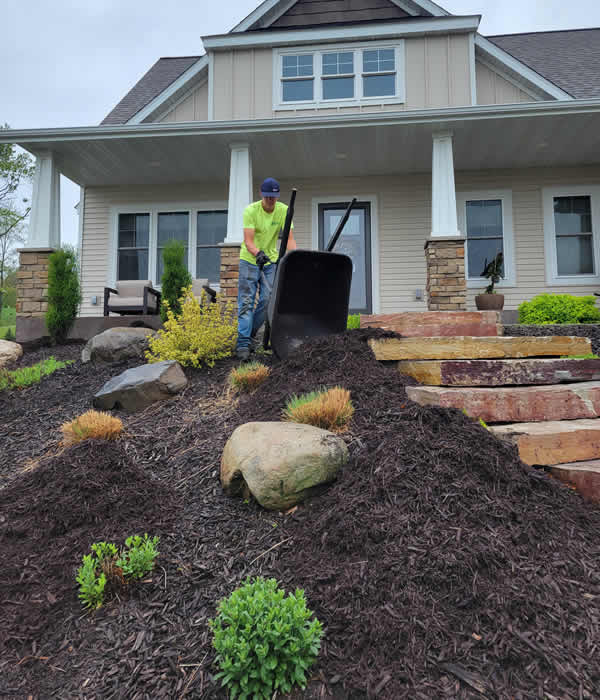 Clean, Professional Mulch Installation That Makes Your Property Pop